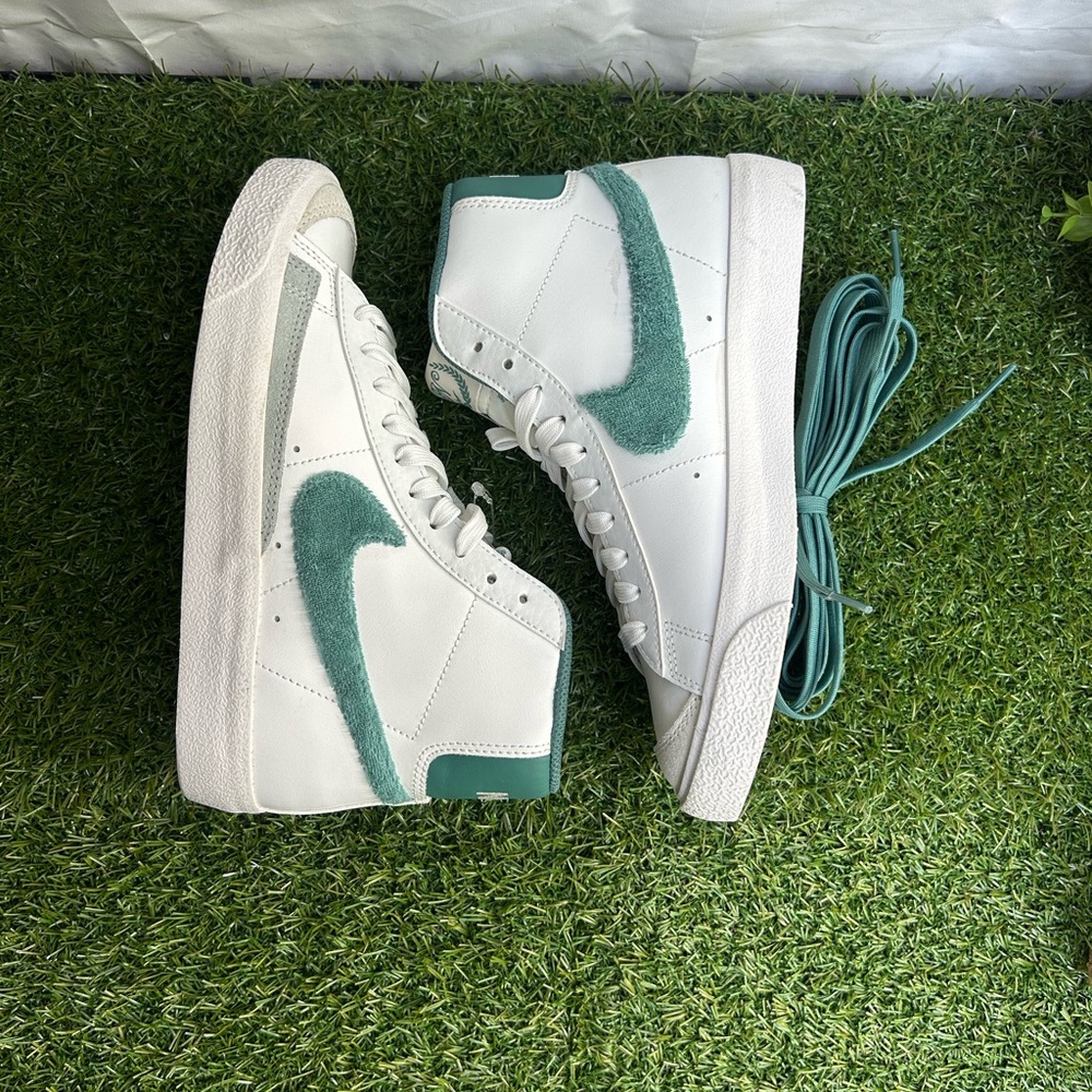 Nike Blazer Mid '77 Premium Resort and Sport Casual  Sneakers  Sz 4Y unisex NEW - Picture 17 of 17